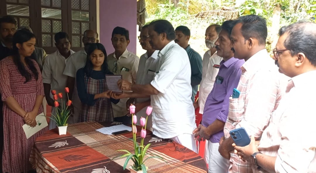 ആശവർക്കർ ഷീജ അനുസ്മരണവും  കുടുംബ സഹായ നിധി കൈമാറലും നടത്തി