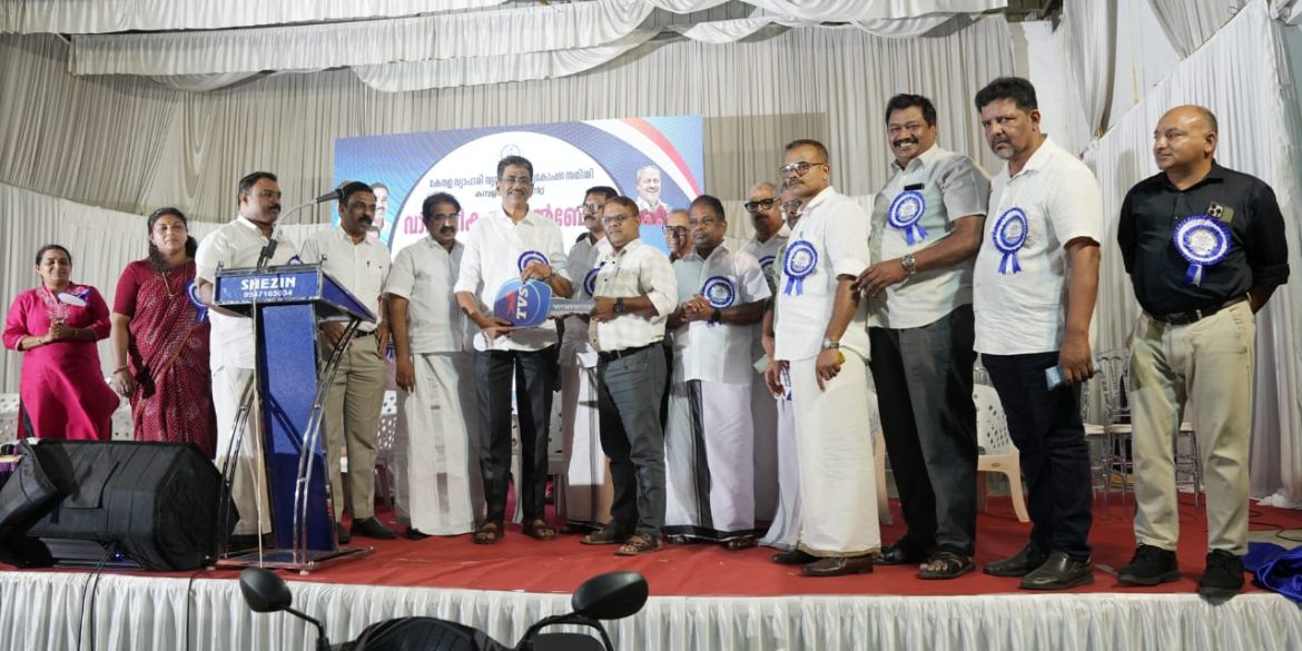 വയനാട് ഫെസ്റ്റ് 2025 കമ്പളക്കാട് യൂണിറ്റിൽ സ്കൂട്ടർ വിതരണം നടത്തി
