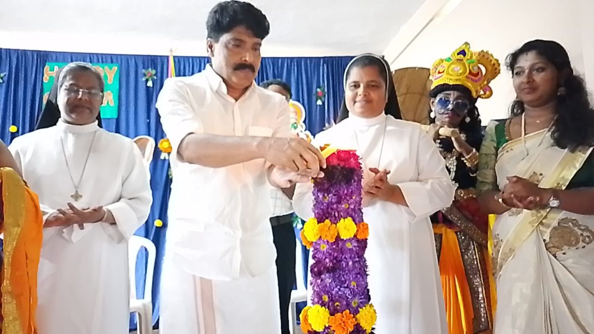 കുടുംബ സംഗമത്തിന്റെ ഓണം ആഘോഷിച്ച് ക്രിസ്തു രാജ പബ്ലിക് സ്കൂൾ