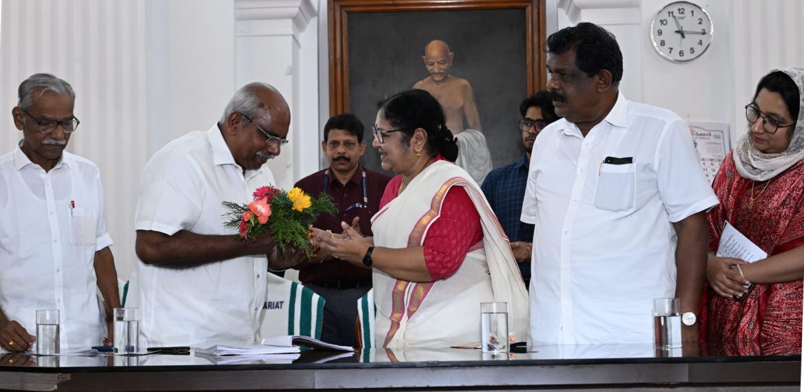 വയോജന കമ്മീഷനിലൂടെ കേരളം രാജ്യത്തിന്  മാതൃക:മന്ത്രി ഡോ ആർ ബിന്ദു രാജ്യത്തെ ആദ്യ സംസ്ഥാന വയോജന കമ്മീഷൻ സ്ഥാനമേറ്റു