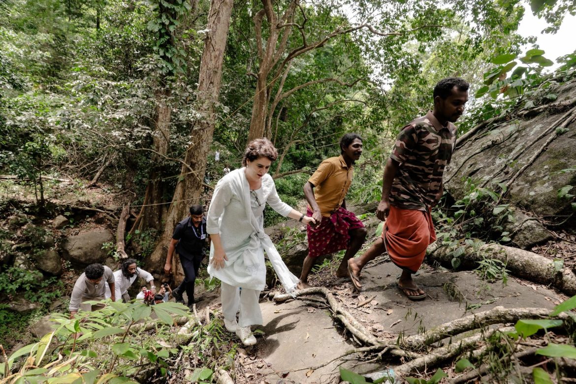 കാടും കൂറ്റൻ പാറയും കയറി ചോലനായ്ക്കരുടെ പ്രശ്നങ്ങളറിഞ്ഞ് പ്രിയങ്ക ഗാന്ധി എം.പി