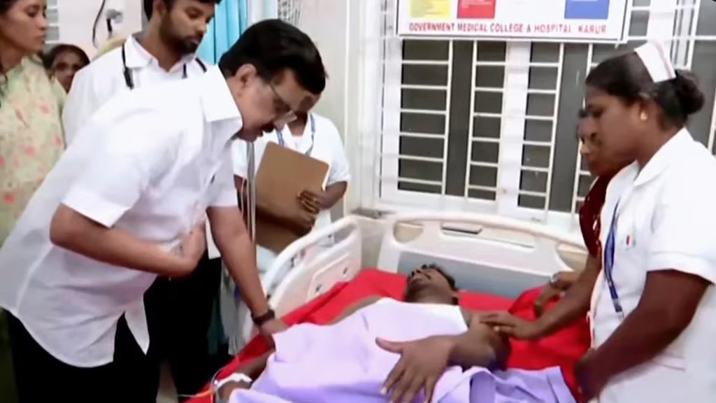 ‘വിവരിക്കാനാകാത്ത ദുരന്തം’;മുഖ്യമന്ത്രി സ്റ്റാലിന്‍ കരൂരില്‍,’രാഷ്ട്രീയ പാര്‍ട്ടികളുടെ യോഗത്തില്‍ നടക്കാന്‍ പാടില്ലാത്തത്’