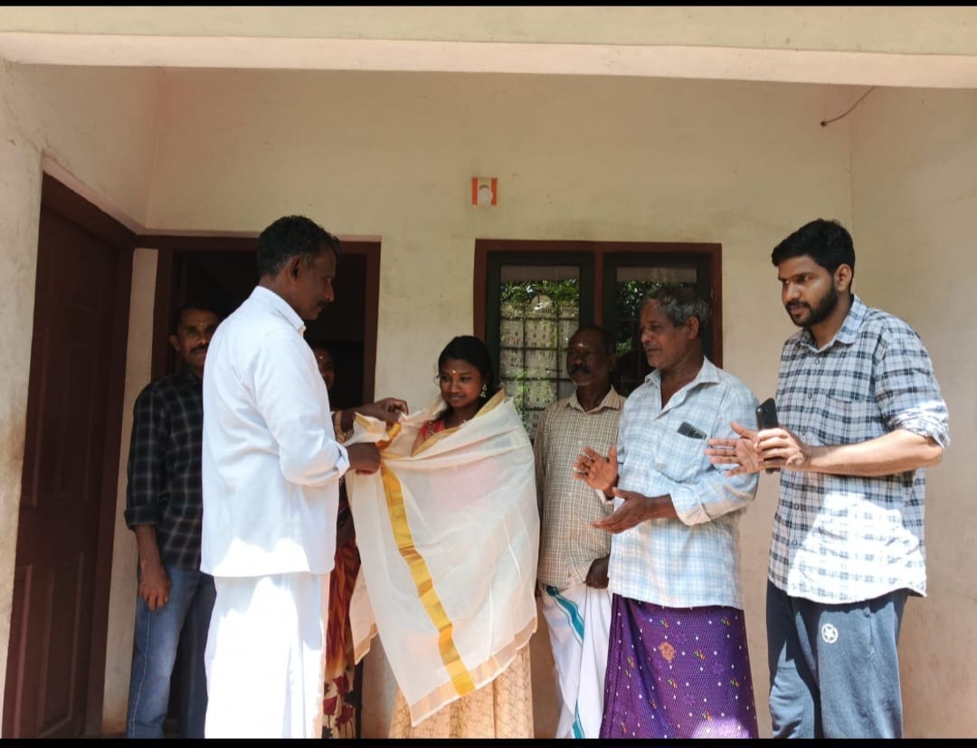ആര്യയ്ക്ക് ചീരാൽ മണ്ഡലം പ്രവാസി കോൺഗ്രസ് കമ്മിറ്റിയുടെ നേതൃത്വത്തിൽ യാത്രയയപ്പ് നൽകി