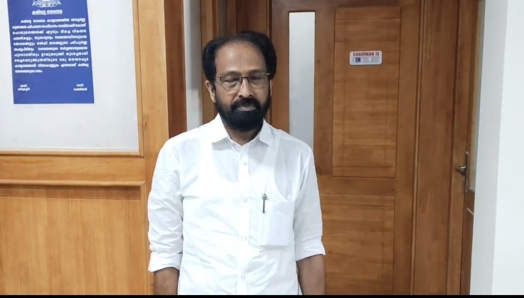 അഡ്വ.ടി.ജെ ഐസക് കൽപ്പറ്റ നഗര സഭാ ചെയർമാൻ സ്ഥാനം രാജിവെച്ചു