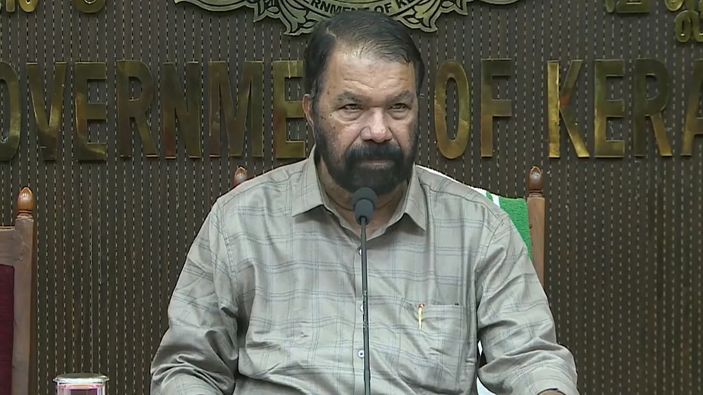 സ്കൂള്‍ തലത്തിൽ സമവായമുണ്ടെങ്കിൽ നല്ലത്, പഠനം നിഷേധിക്കാൻ ആര്‍ക്കും അവകാശമില്ല; നിലപാട് മയപ്പെടുത്തി മന്ത്രി ശിവൻകുട്ടി