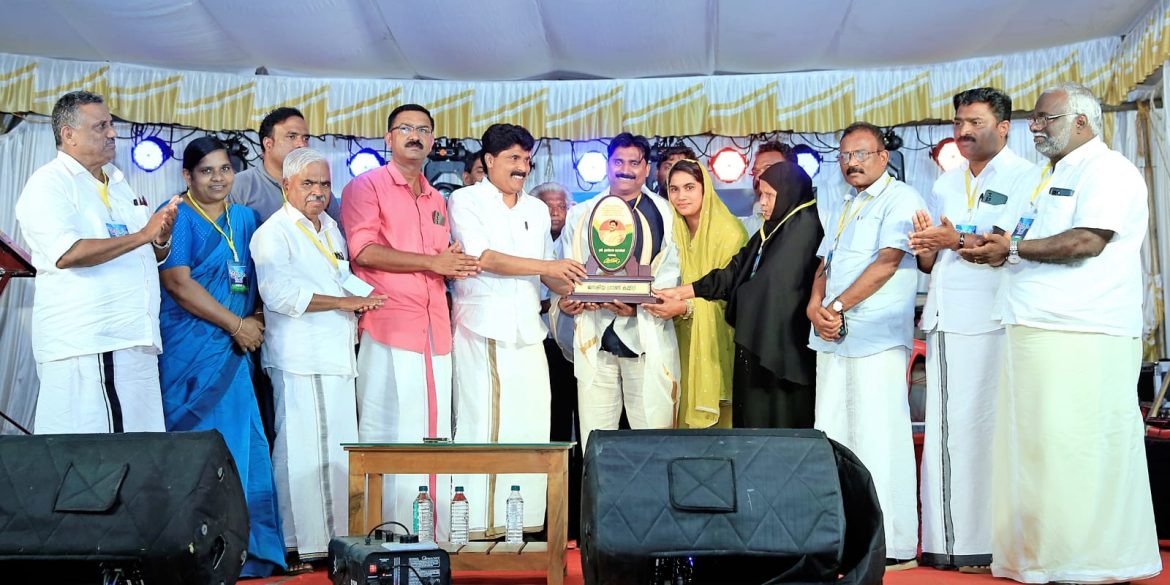 വൈത്തിരിയിൽ ഫുട്ബോൾ മൈതാനമെന്ന  സ്വപ്നം യാഥാർത്ഥ്യത്തിലേക്ക്:ഹണി മ്യൂസിയം ഫൗണ്ടർ ഉസ്മാൻ മദാരിക്ക്   ജന്മനാടിന്റെ ആദരം