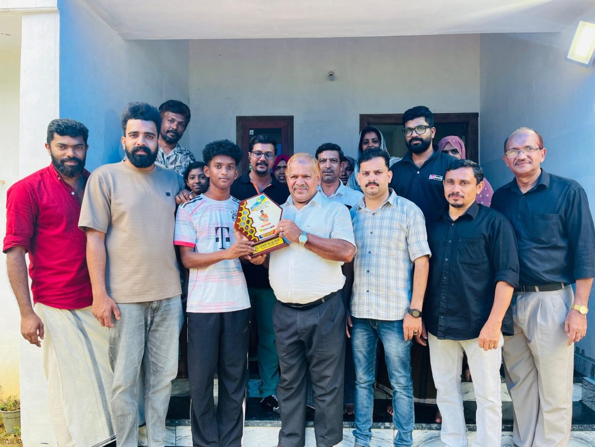 സ്നേഹാദരവും,ക്യാഷ് അവാർഡും നൽകി ആദരിച്ചു