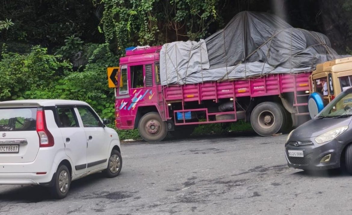ഗതാഗത തടസം നേരിടുന്നു