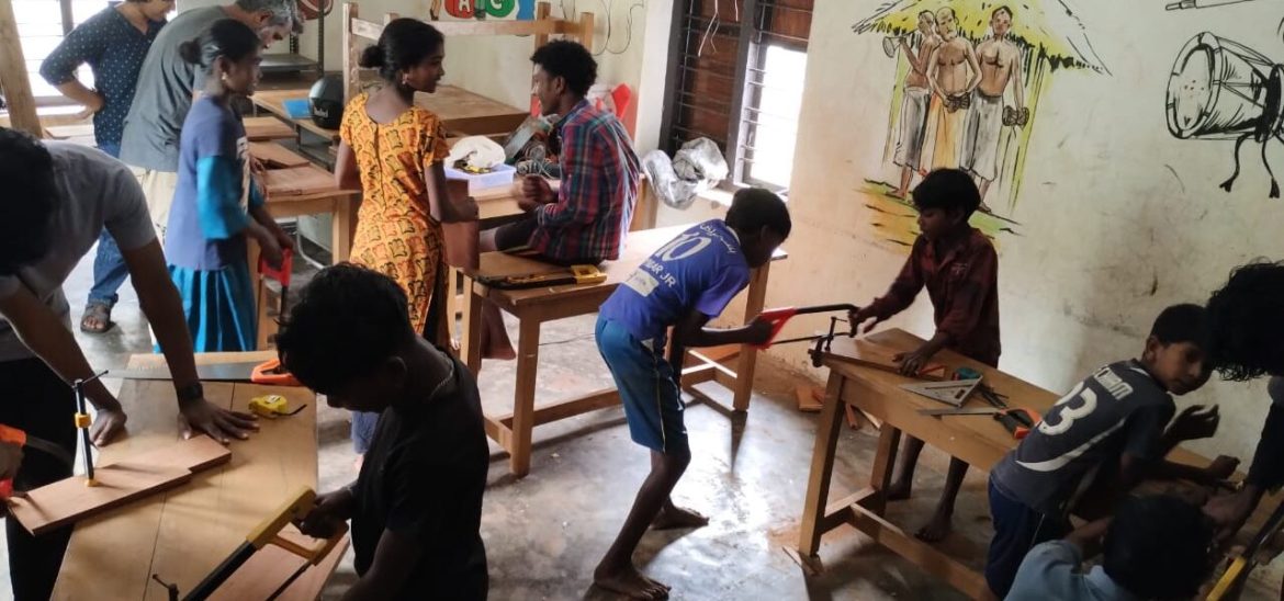 ഒപ്പം പദ്ധതി:തടിയുത്പന്ന നിര്മാണ പരിശീലനക്കളരി സംഘടിപ്പിച്ചു