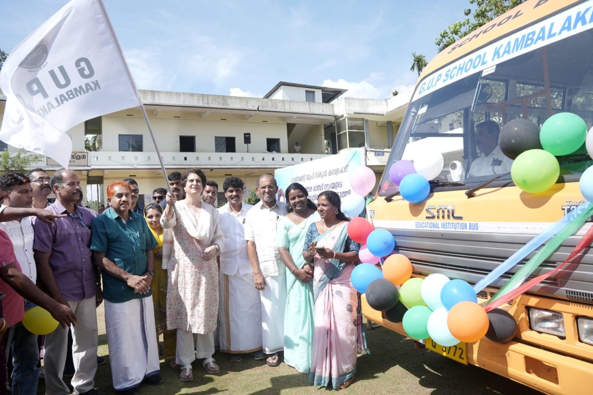 സ്കൂൾ ബസ് ഫ്ലാഗ് ഓഫ്  നിർവഹിച്ചു