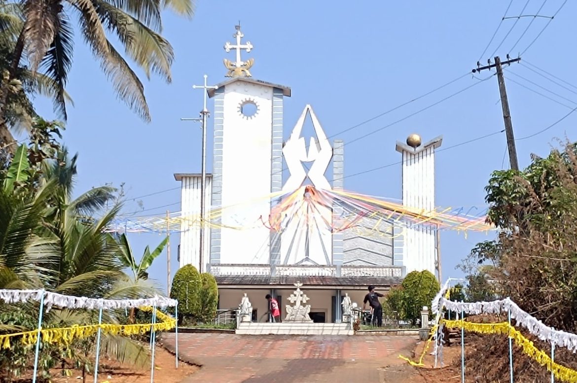 ഒഴുക്കൻമൂല പള്ളിയിൽ തിരുനാളിന് നാളെ  (വെള്ളിയാഴ്ച) കൊടിയേറും