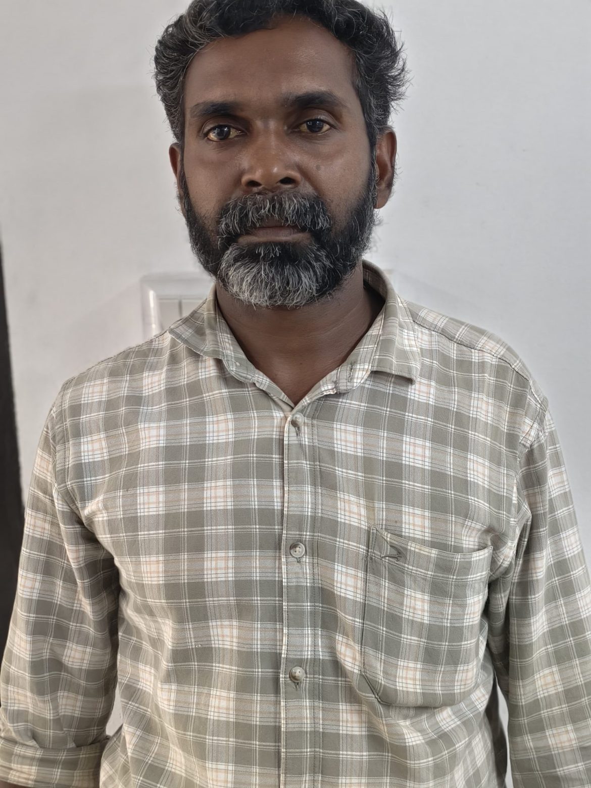 എക്സൈസ്-ഫോറസ്റ്റ് സംയുക്ത പരിശോധനയിൽ ചാരായം വാറ്റാൻ വേണ്ടി പാകപ്പെടുത്തിയ 40 ലിറ്റർ വാഷ് പിടികൂടി:ഒരാൾ അറസ്റ്റിൽ