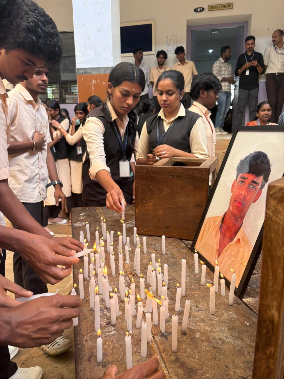 ടി വി അഭിഷേകിനെ അനുസ്മരിച്ചു