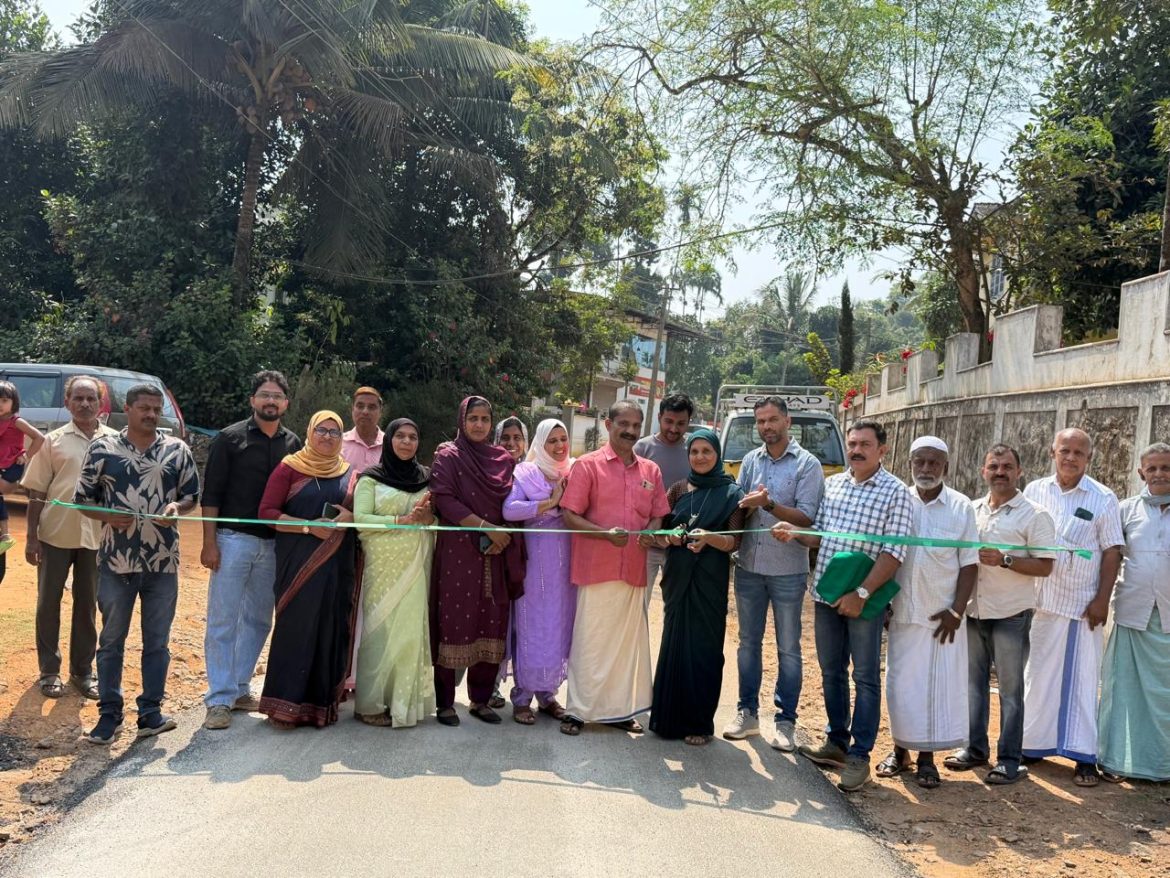 ടാറിംഗ് പൂർത്തീകരിച്ച ഏഴാംമൈൽ പരിയാരമുക്ക് റോഡ് ഉദ്ഘാടനം ചെയ്തു