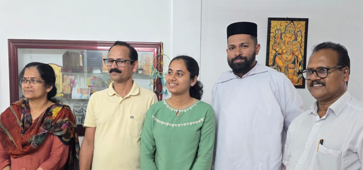 സിവിൽ സർവ്വീസ് തിളക്കം;ഹൃദ്യ എസ്.ബിജുവിന് കൽപറ്റ ഇടവകയുടെ ആദരം