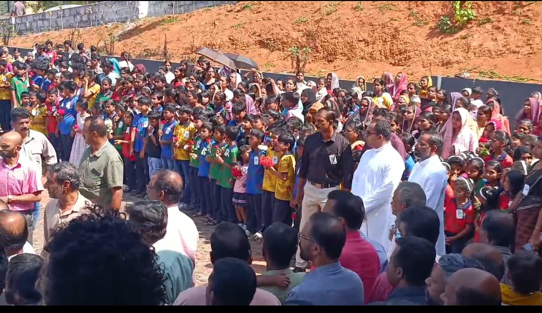 സ്റ്റെഫി ടീച്ചർക്ക് ജന്മനാടിൻ്റെ കണ്ണീരിൽ കുതിർന്ന യാത്രാമൊഴി