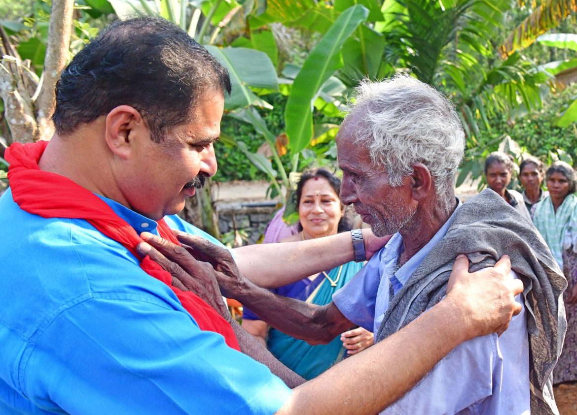 തോട്ടം – തൊഴിലുറപ്പ് തൊഴിലാളി മേഖലകളിൽ പര്യടനം നടത്തി പി.കെ അനിൽകുമാർ