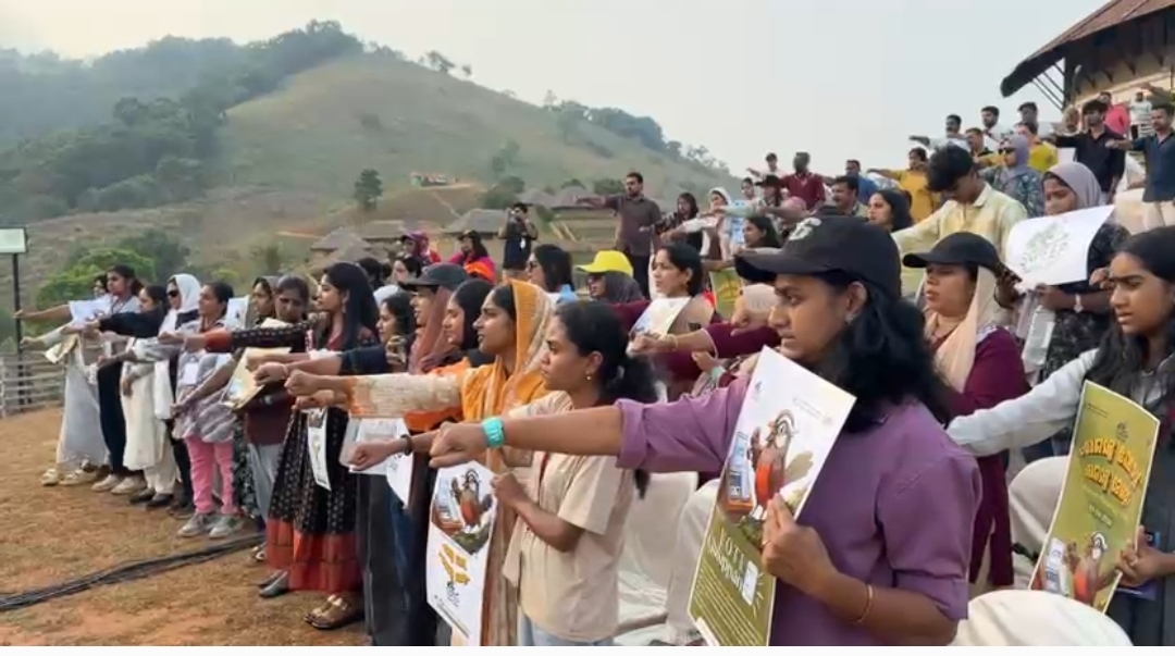 എൻ്റെ വോട്ട് എൻ്റെ അവകാശം:കൂട്ടായ പ്രതിജ്ഞയോടെ മിസ്റ്റി ലൈറ്റ്സ് വനിതാ ഇൻഫ്ളുവൻസേഴ്‌സ് മീറ്റിന് വർണ്ണാഭ സമാപനം