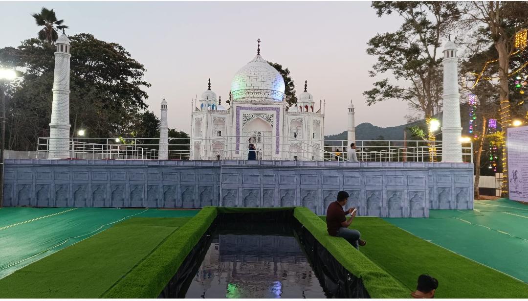 മലബാർ ഗ്രാൻഡ് ഫെസ്റ്റ് മെയ് 5 വരെ നീട്ടി:ഏഴാം ക്ലാസ്സ് വരെ വിദ്യാർത്ഥികൾക്ക് സൗജന്യ പ്രവേശനം