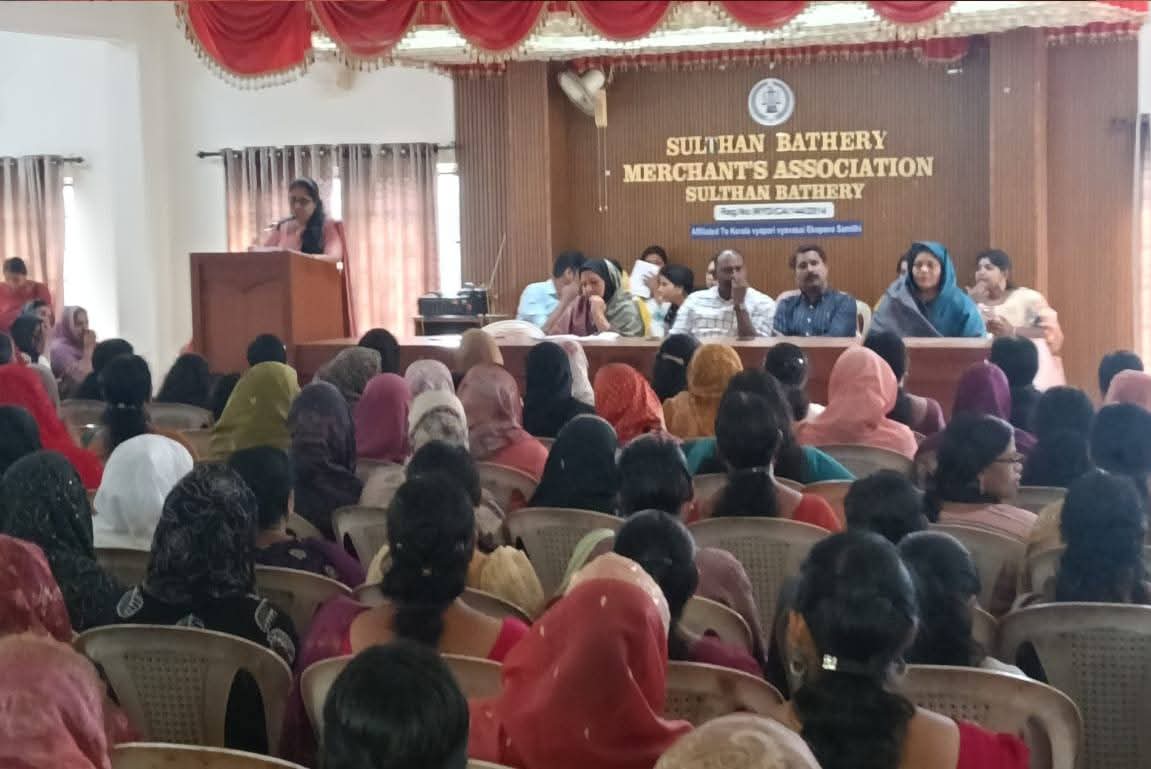 കുടുംബശ്രീ അയൽക്കൂട്ടങ്ങൾക്ക് വായ്പ വിതരണം