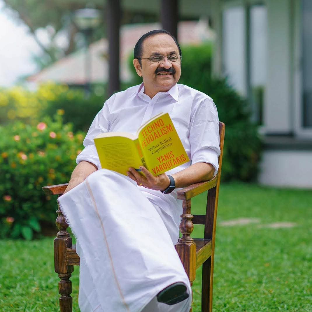 കേരളത്തിന്റെ അമരക്കാരനായി വി.ഡി.സതീശന്‍; അനിശ്ചിതത്വത്തിന് വിരാമമിട്ട് ഡല്‍ഹിയില്‍ ഹൈക്കമാന്‍ഡ് പ്രഖ്യാപനം