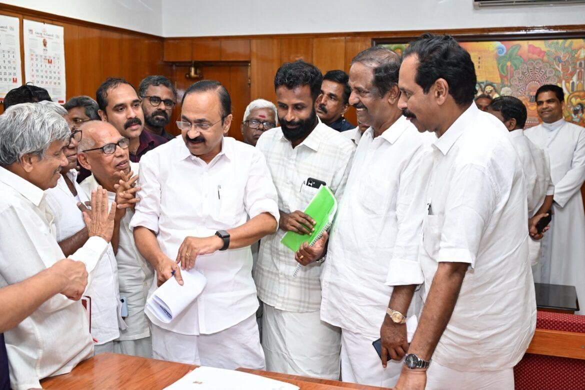 കെട്ടിട ഉടമകളുടെ ആവശ്യങ്ങൾ പരിഗണിക്കും:മുഖ്യമന്ത്രി