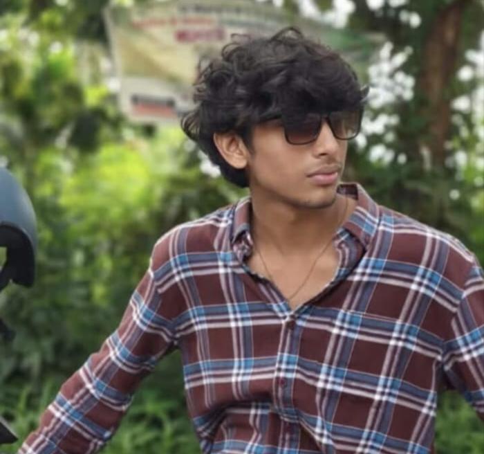 ചീരാലിൽ പ്ലസ്ടു വിദ്യാർത്ഥിയെ തൂങ്ങി മരിച്ച നിലയിൽ കണ്ടെത്തി;ബത്തേരി മേഖലയിൽ വിദ്യാർത്ഥികളുടെ ആത്മഹത്യകൾ ആശങ്കയാകുന്നു