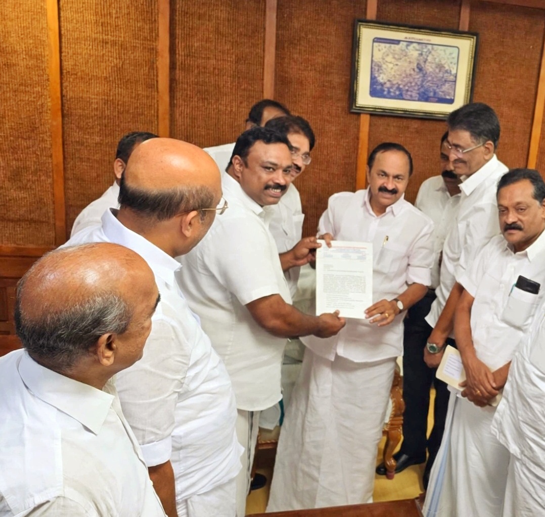 വയനാടിന്റെ യാത്ര ദുരിതം മുഖ്യമന്ത്രിക്ക് നിവേദനം നൽകി